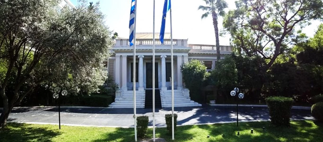 Σύσκεψη Μητσοτάκη με ΥΠΕΞ,ΥΕΘΑ,Α/ΓΕΕΘΑ μετά το τηλεφώνημα με Μάρκελ - Προβληματισμός για τους υψηλούς τόνους της Άγκυρας